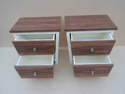 Oblique view of bedside tables
